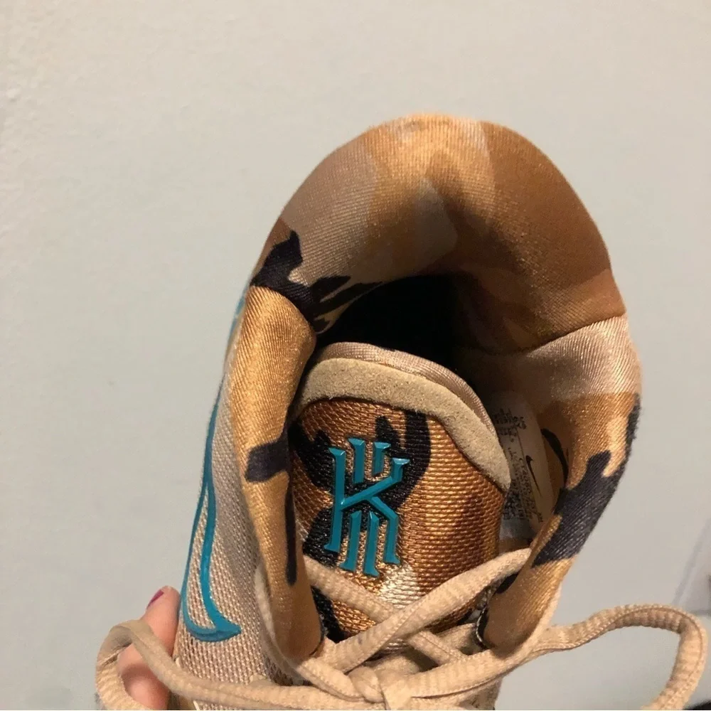 Nike Kyrie 7 Ripple Grade School Blue & Brown Camo Sneakers Size 6 Youth